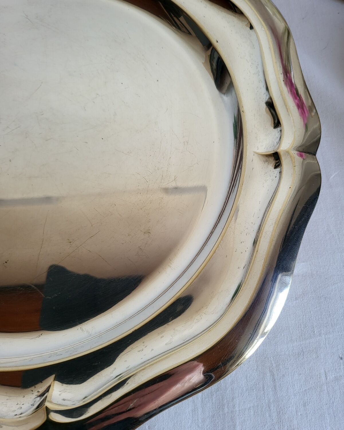 Plat de Service Rond en métal argenté Quist Alpacca