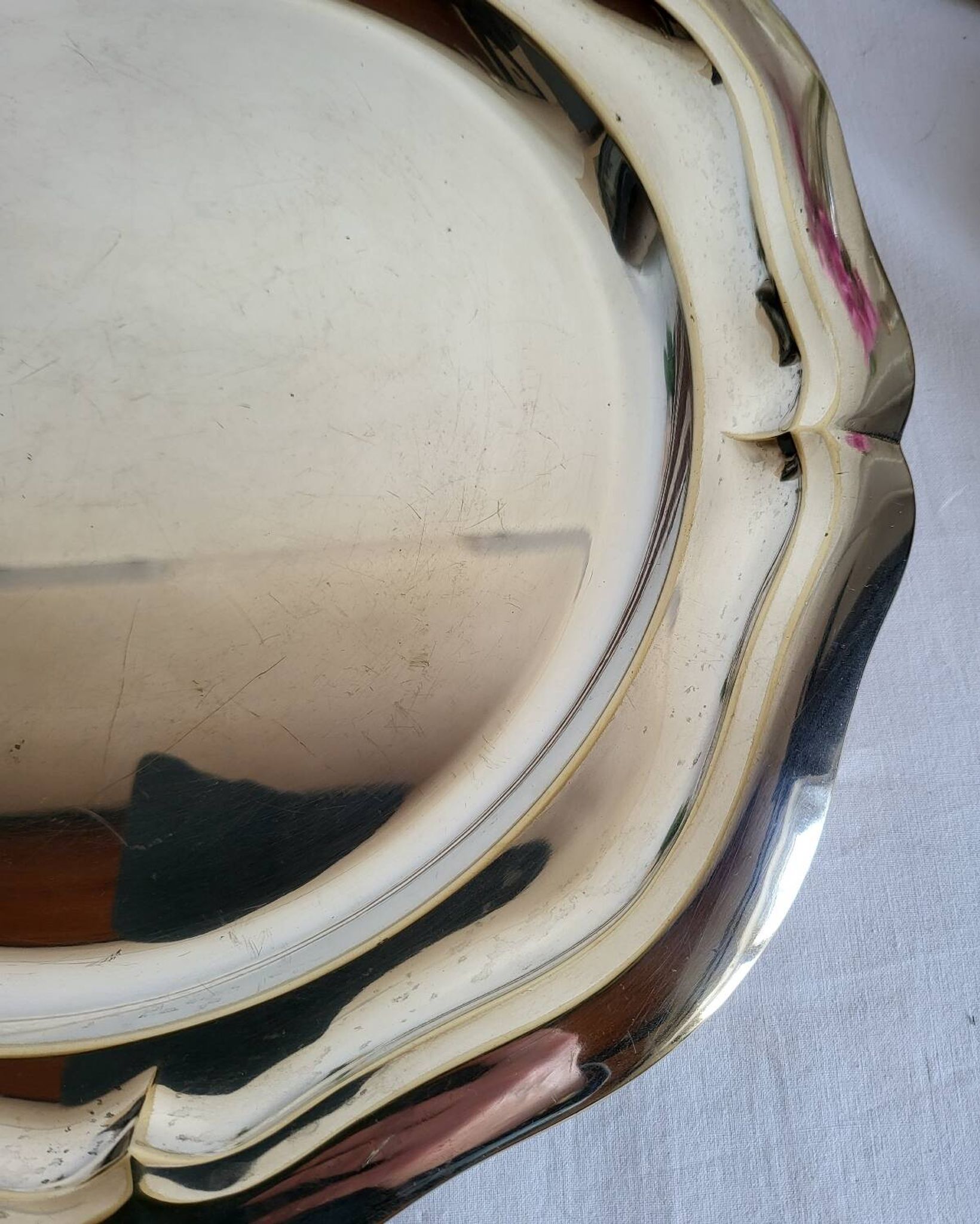 Plat de Service Rond en métal argenté Quist Alpacca