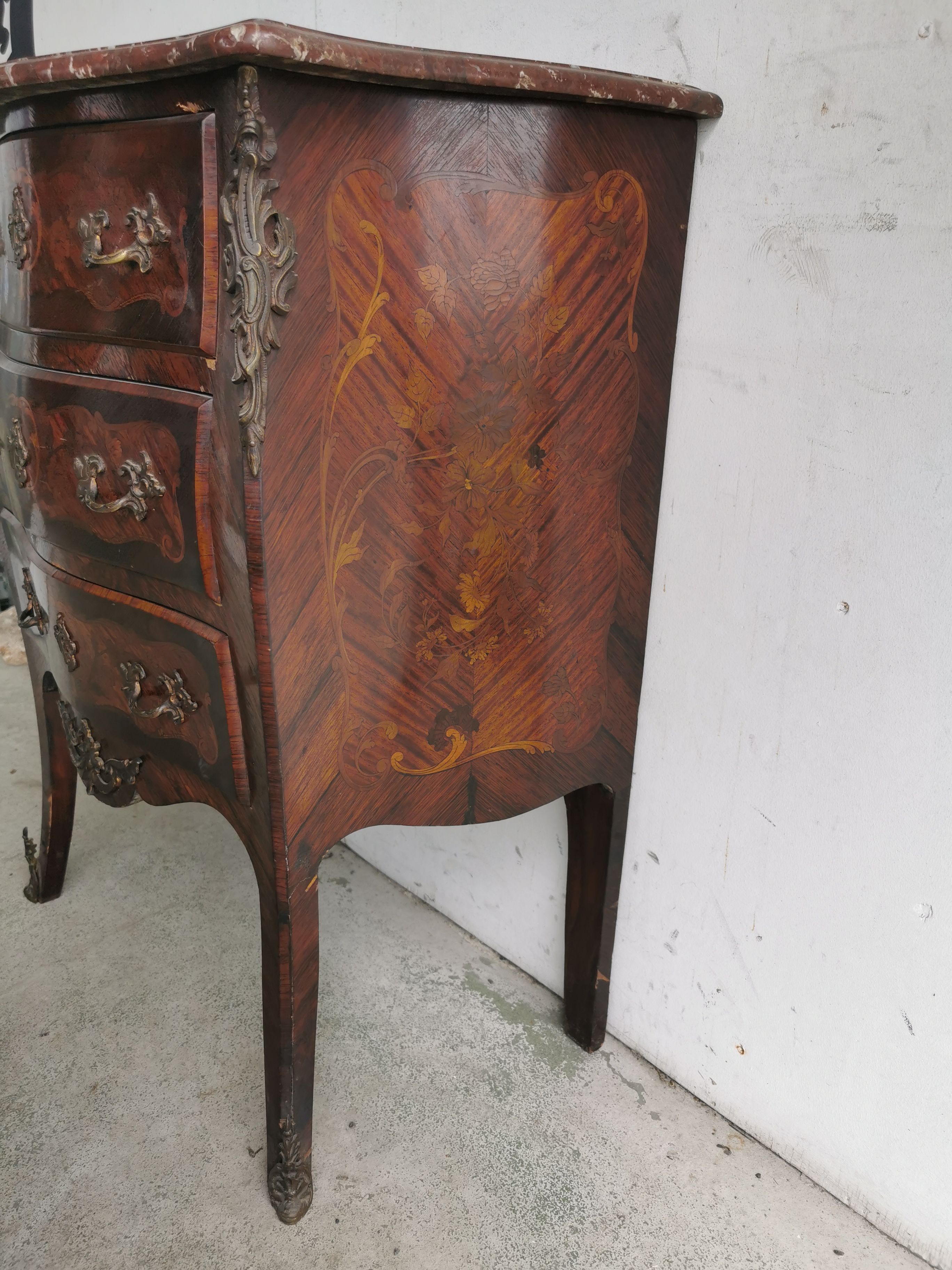 Dresser xxth rosewood top marble