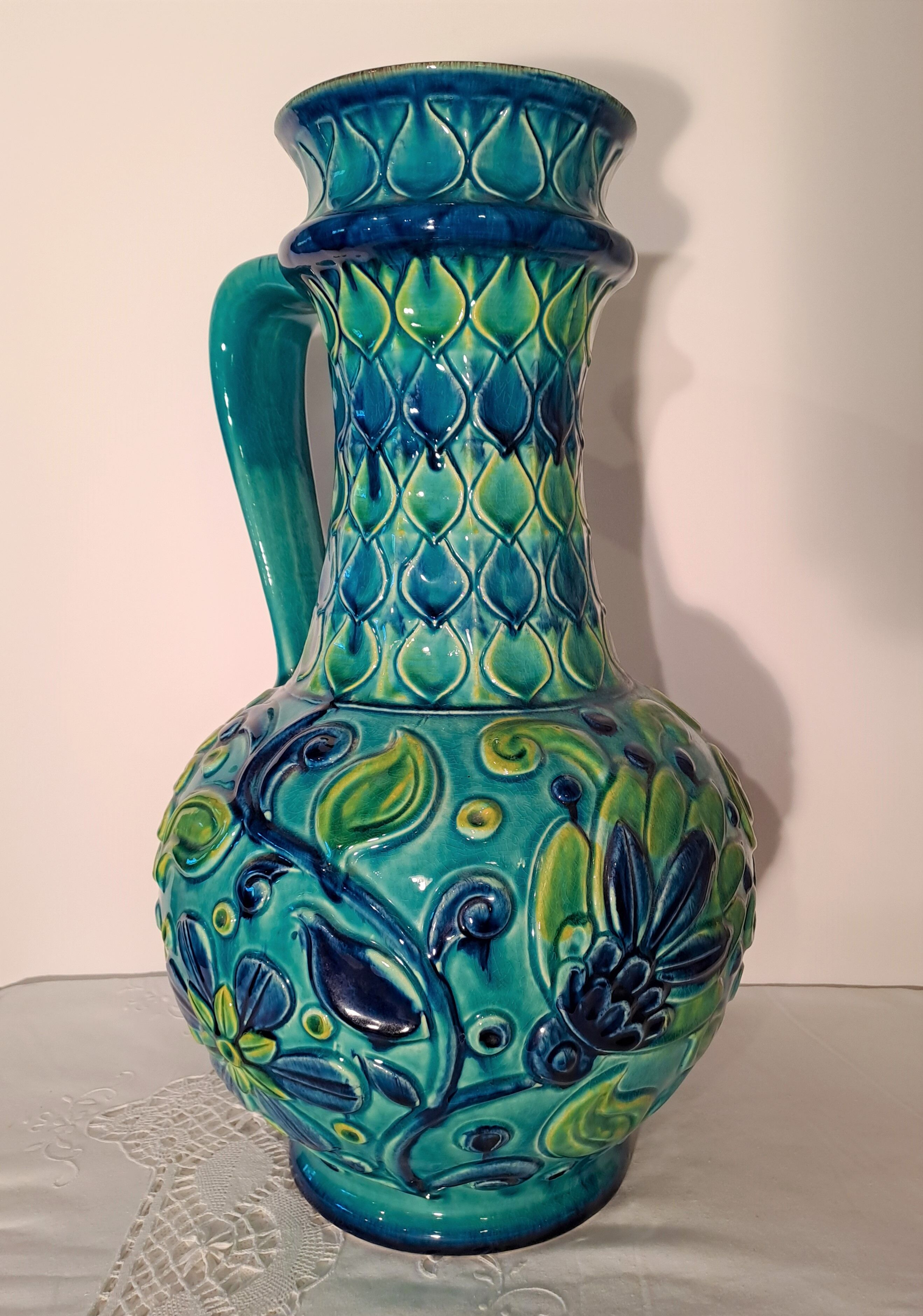 Large vase with Bay Keramik cove