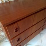 Scandinavian commodus/hairdresser