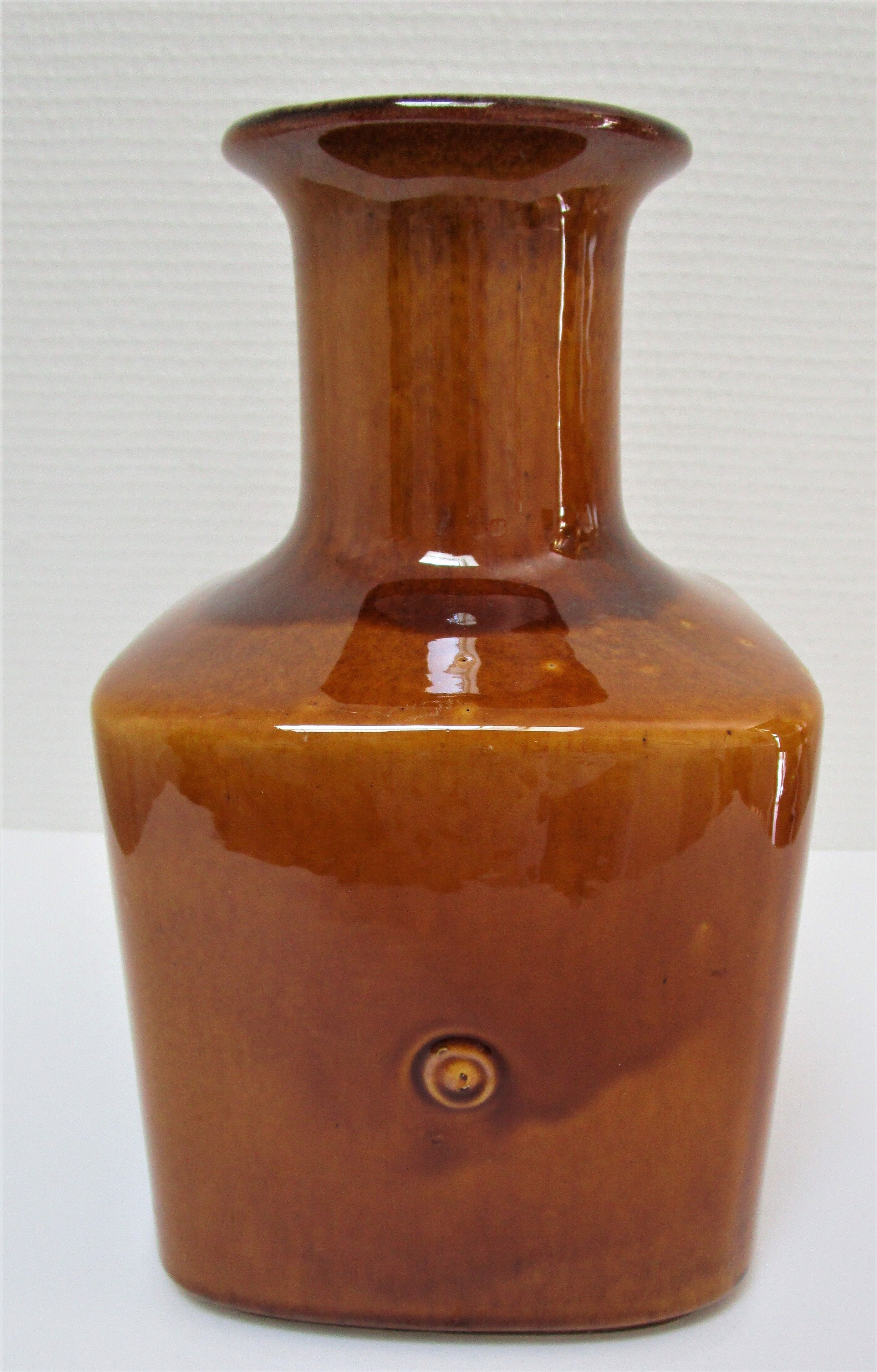 Ceramic vase design 70s