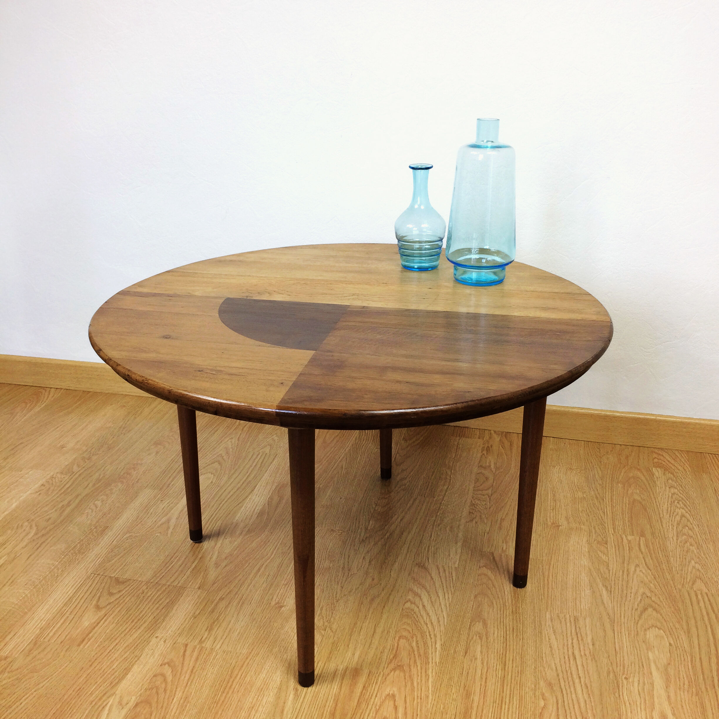 Low table in oak