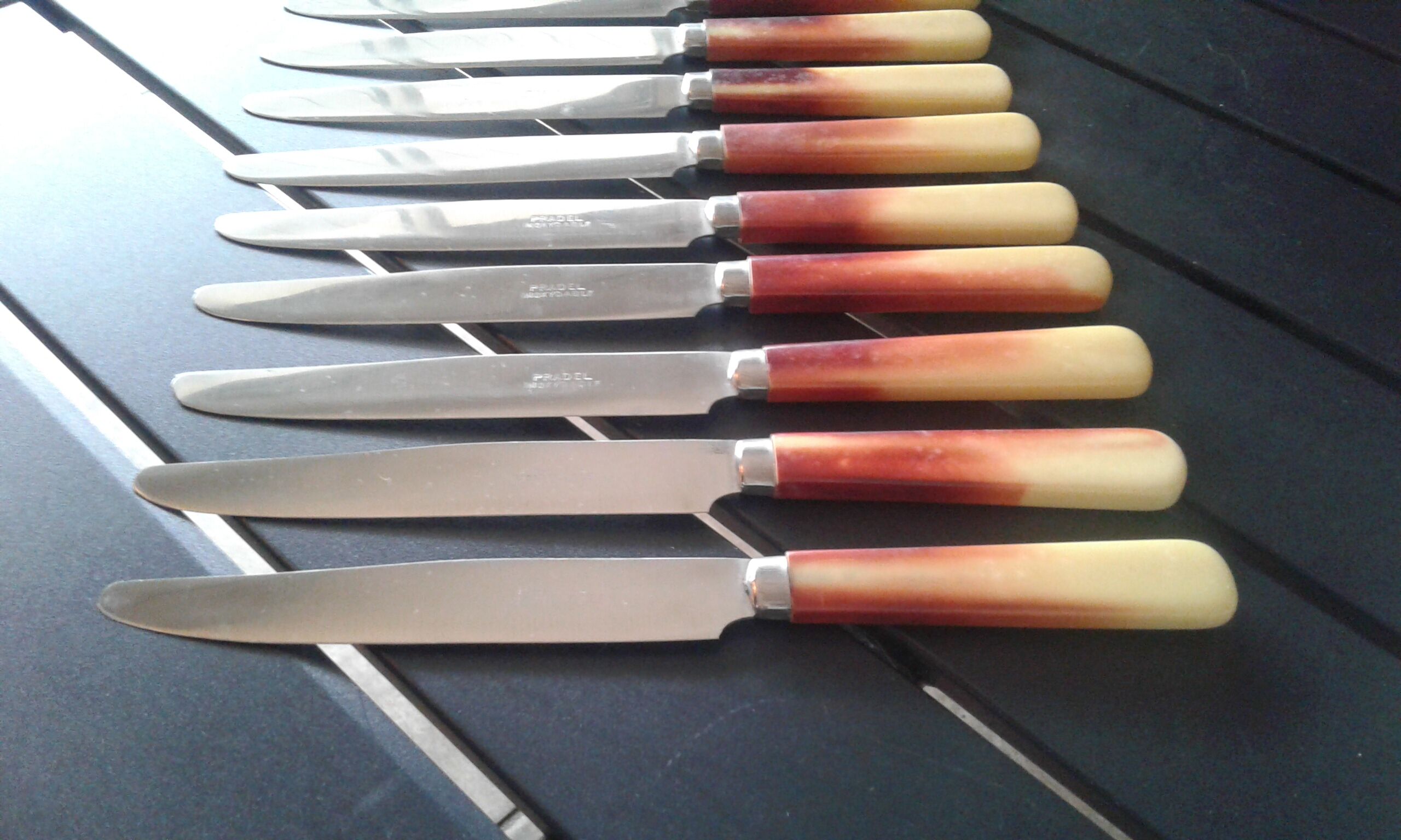Box 12 knives