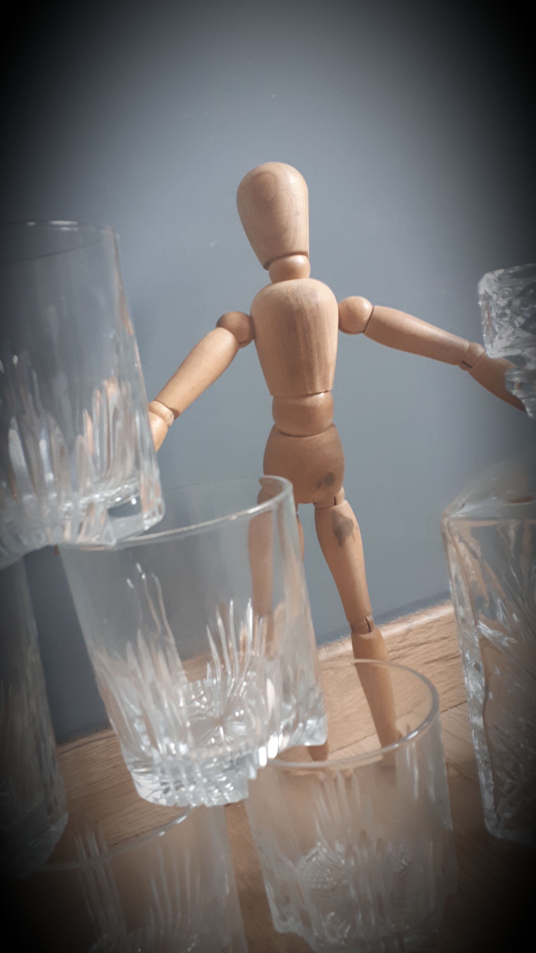 Set 6 sky glasses and square carafe