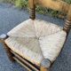 Petite chaise en bois et paille