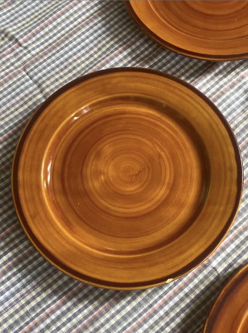7 Saint Clément flat plates in brown earthenware
