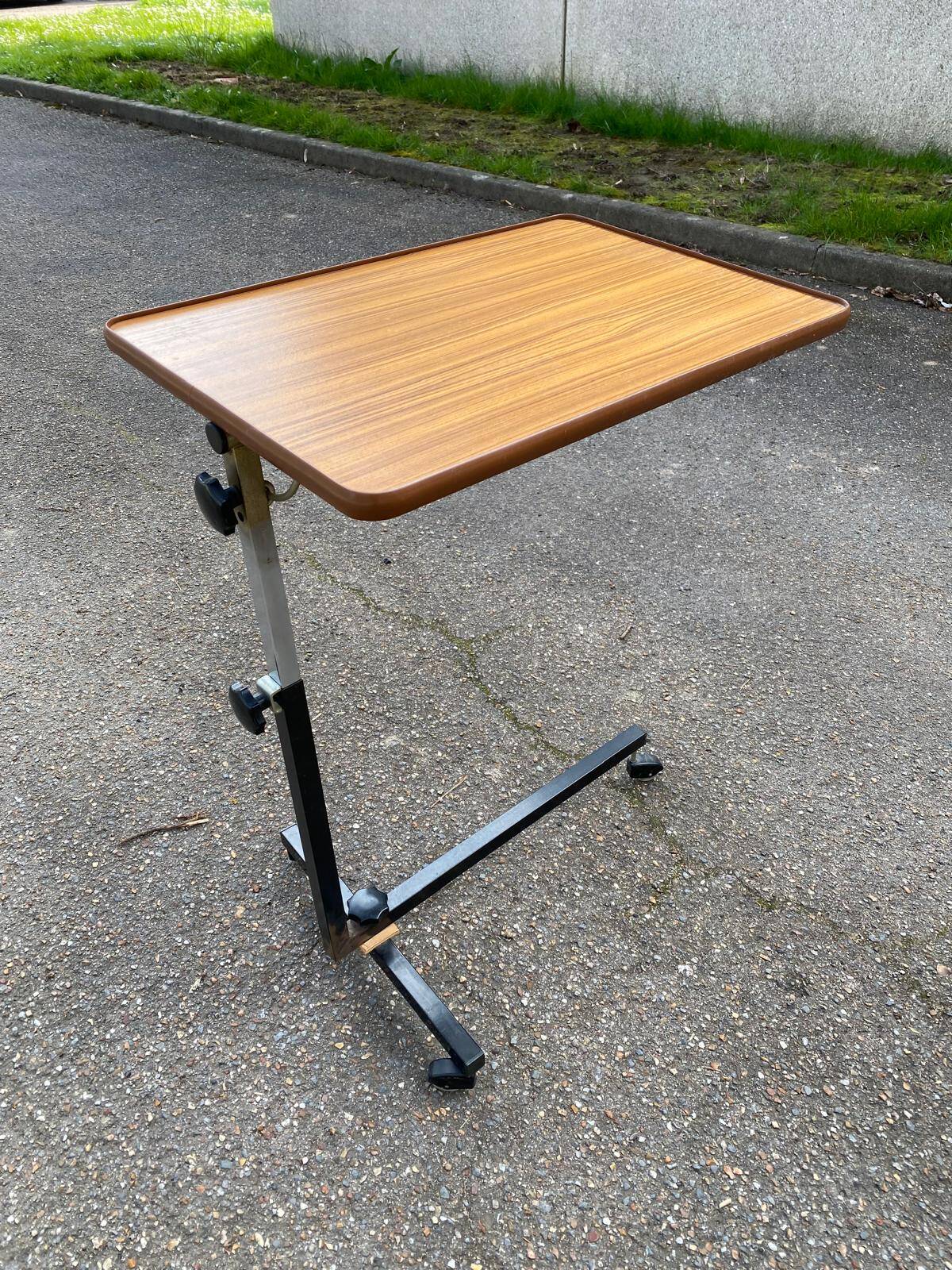 Desserte pliable et réglable en bois et acier noir