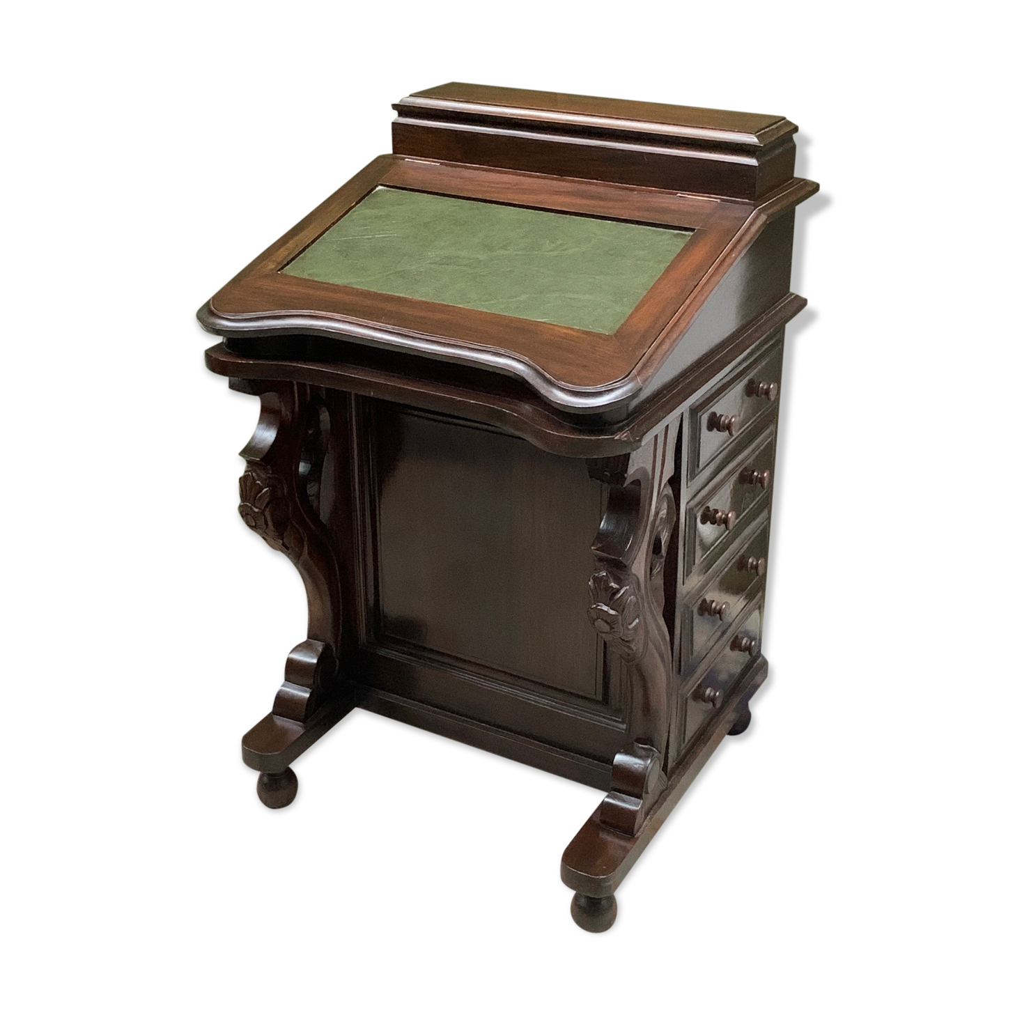 Victorian secretary davenport.