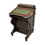 Victorian secretary davenport.