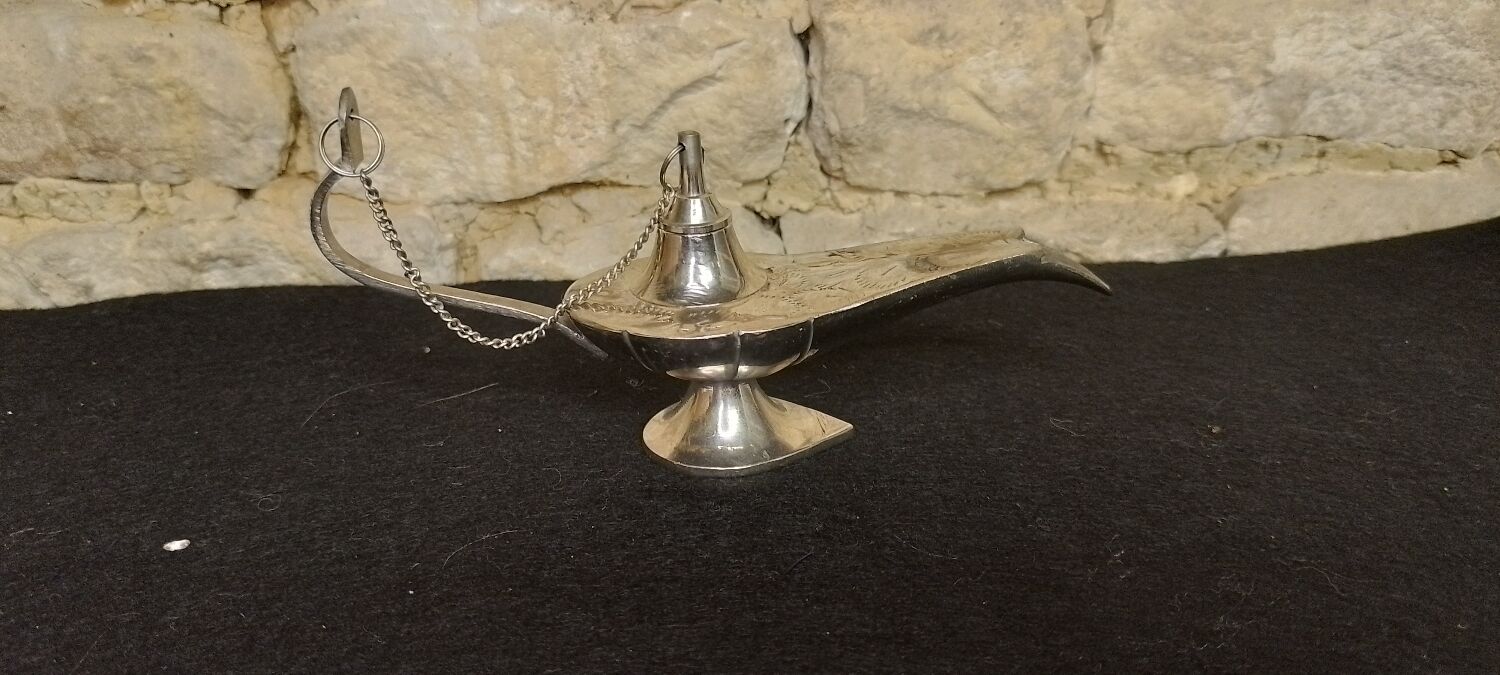 Oil lamp