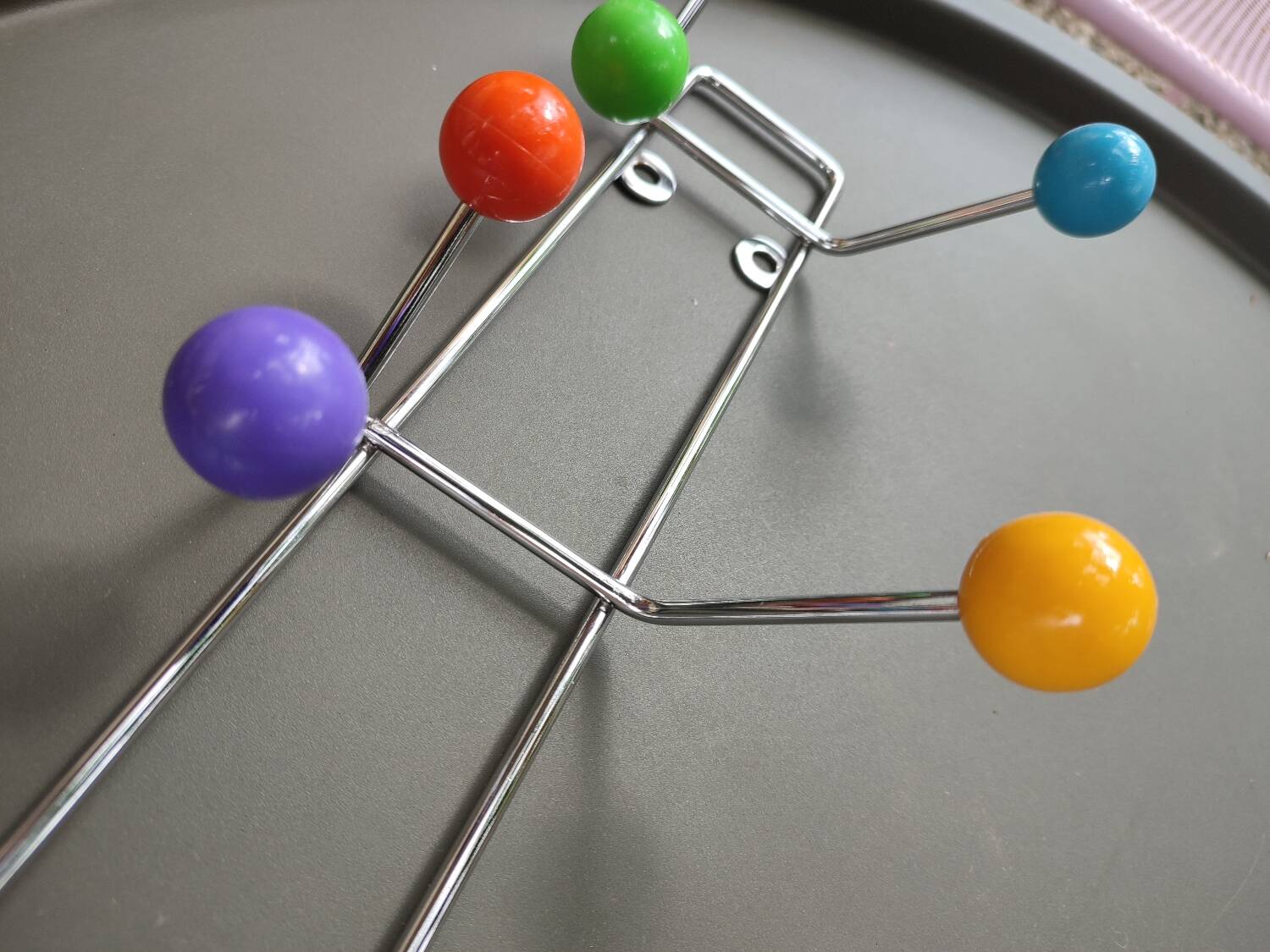 Joli porte manteau coloré