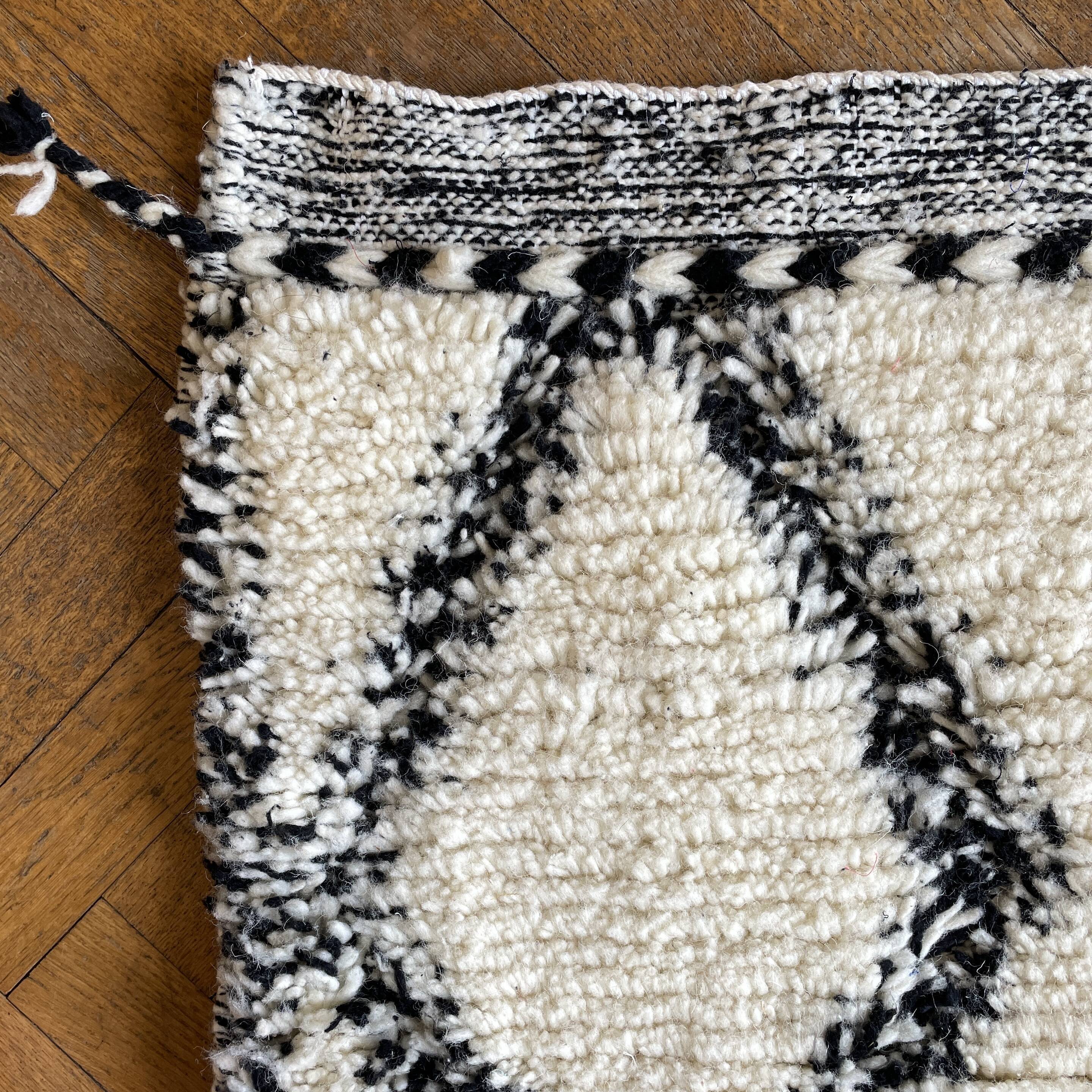 Berber carpet - Beni Ouarain - 68x111cm