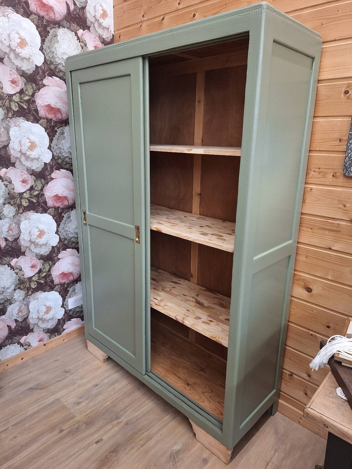 Sliding door wardrobe