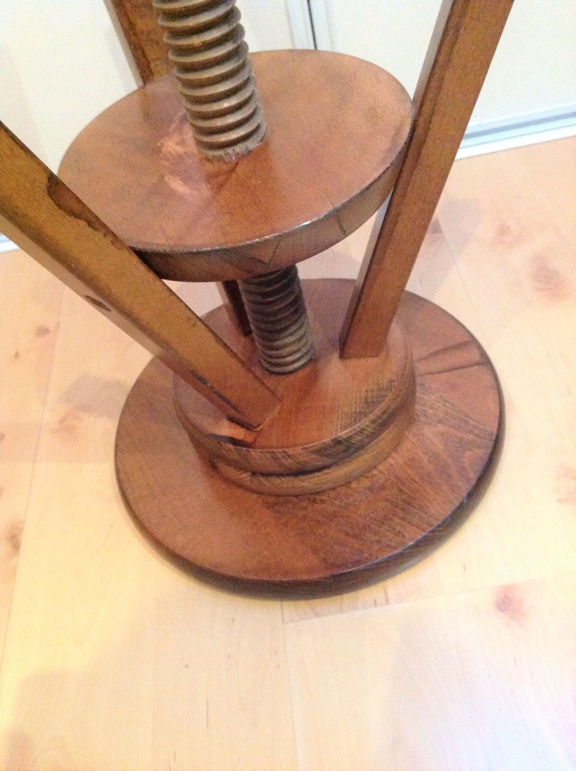 Wooden tripod stool / vintage 60s-70s