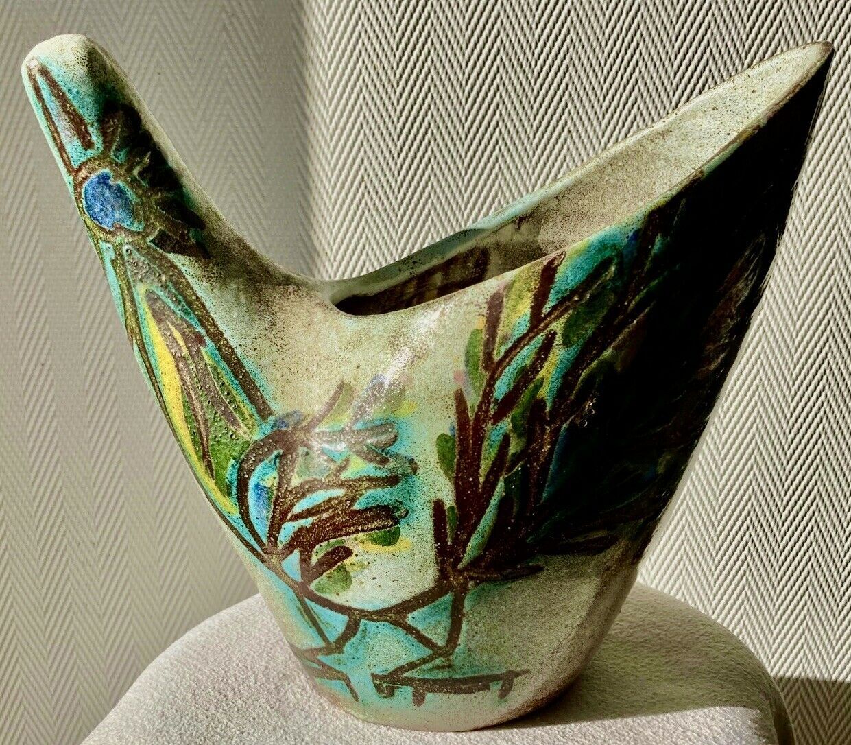 Vase zoomorphisme ceramic decoration d'oiseau signed guy Accolay