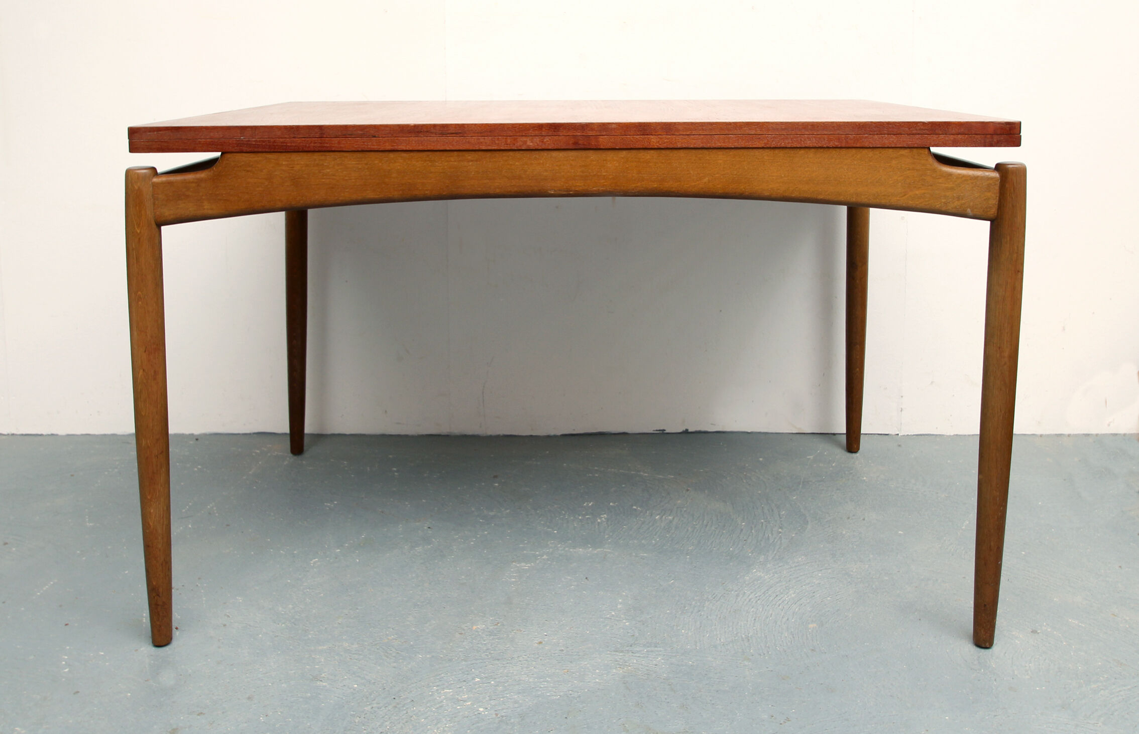 1960s diningtable in teak and oak