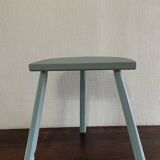 Tripod cowherd stool
