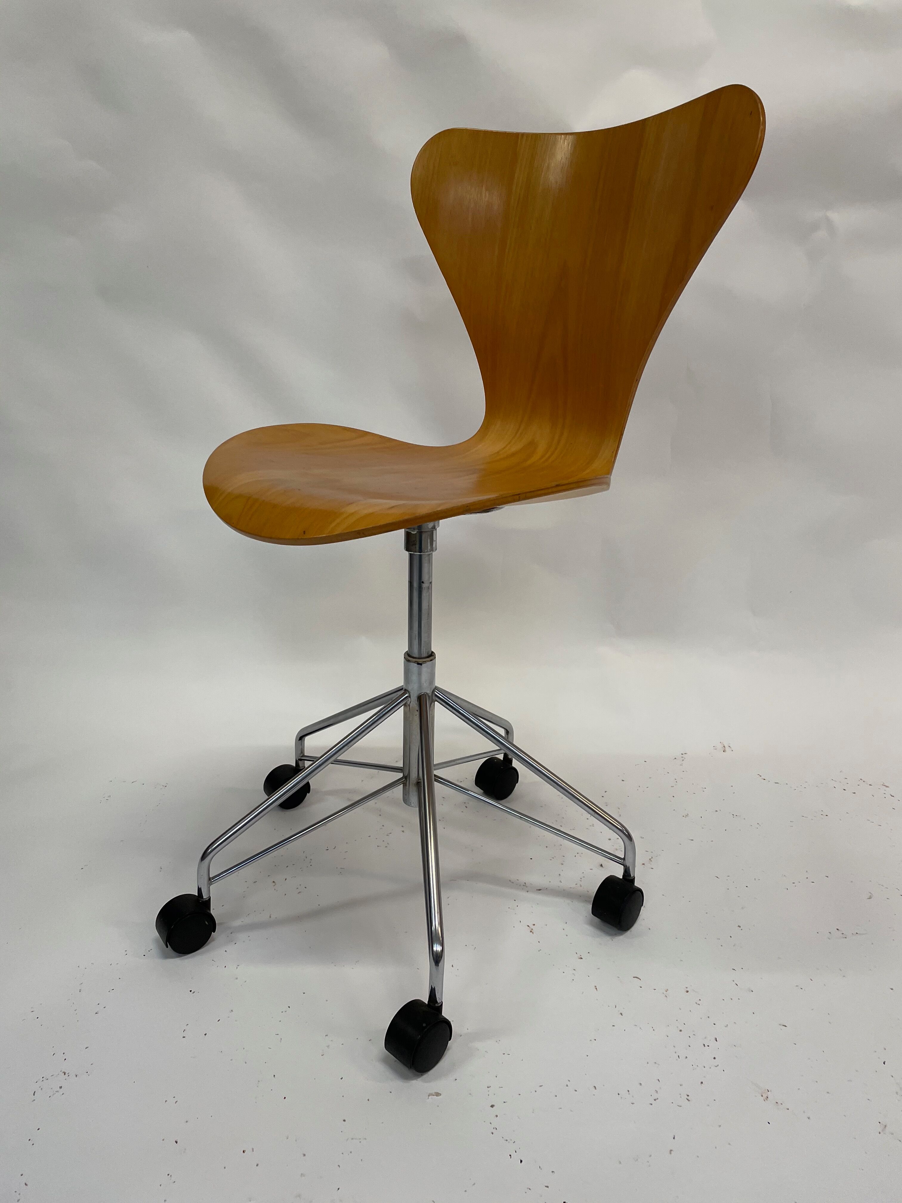 Chaise butterfly d'Arne Jacobsen pour Fritz Hansen