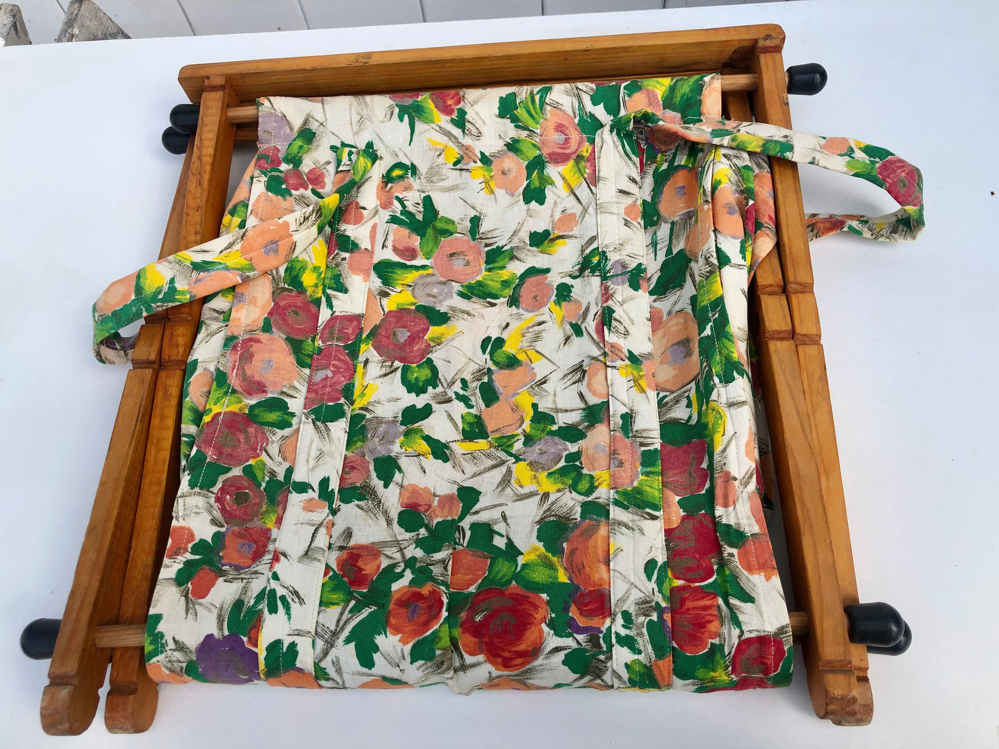 Flower fabric worker