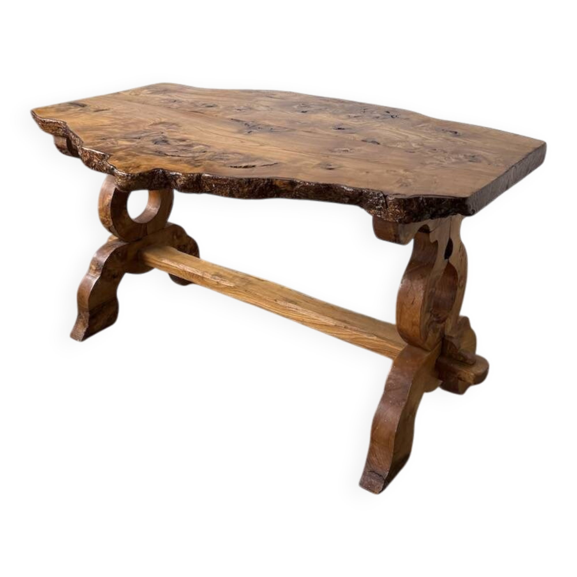 Table artisanale en orme massif, art populaire
