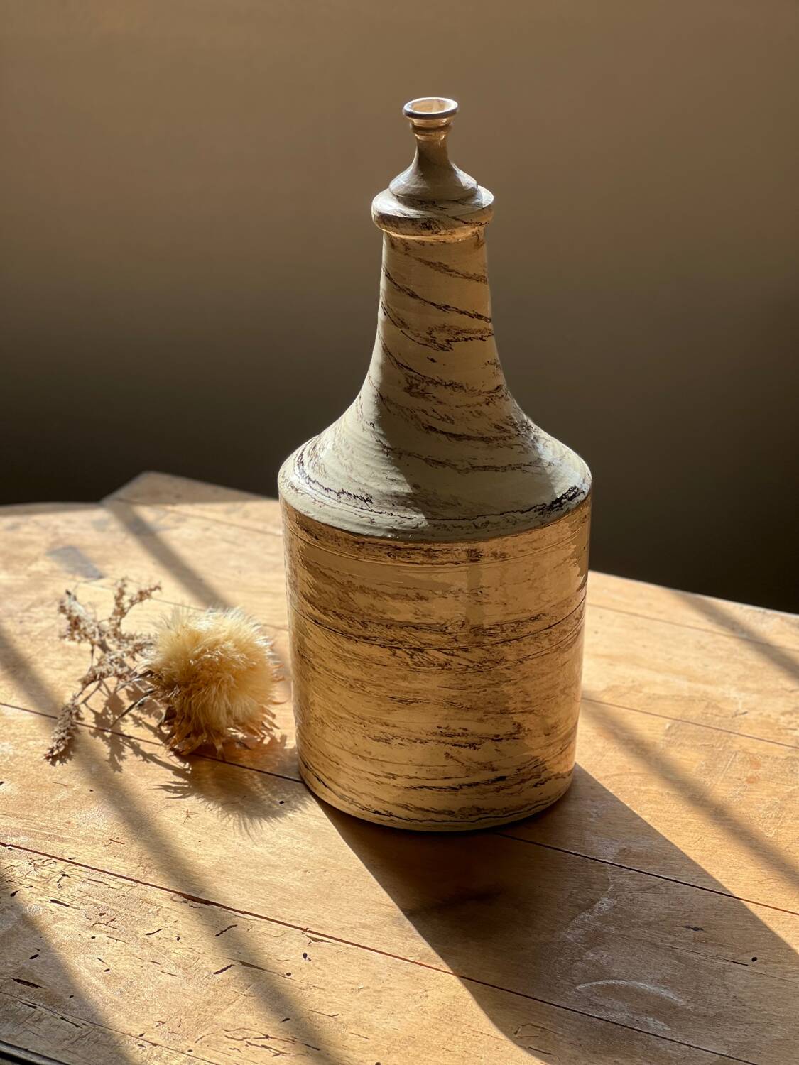 Large handcrafted bottle in glazed and marbled ceramic stoneware