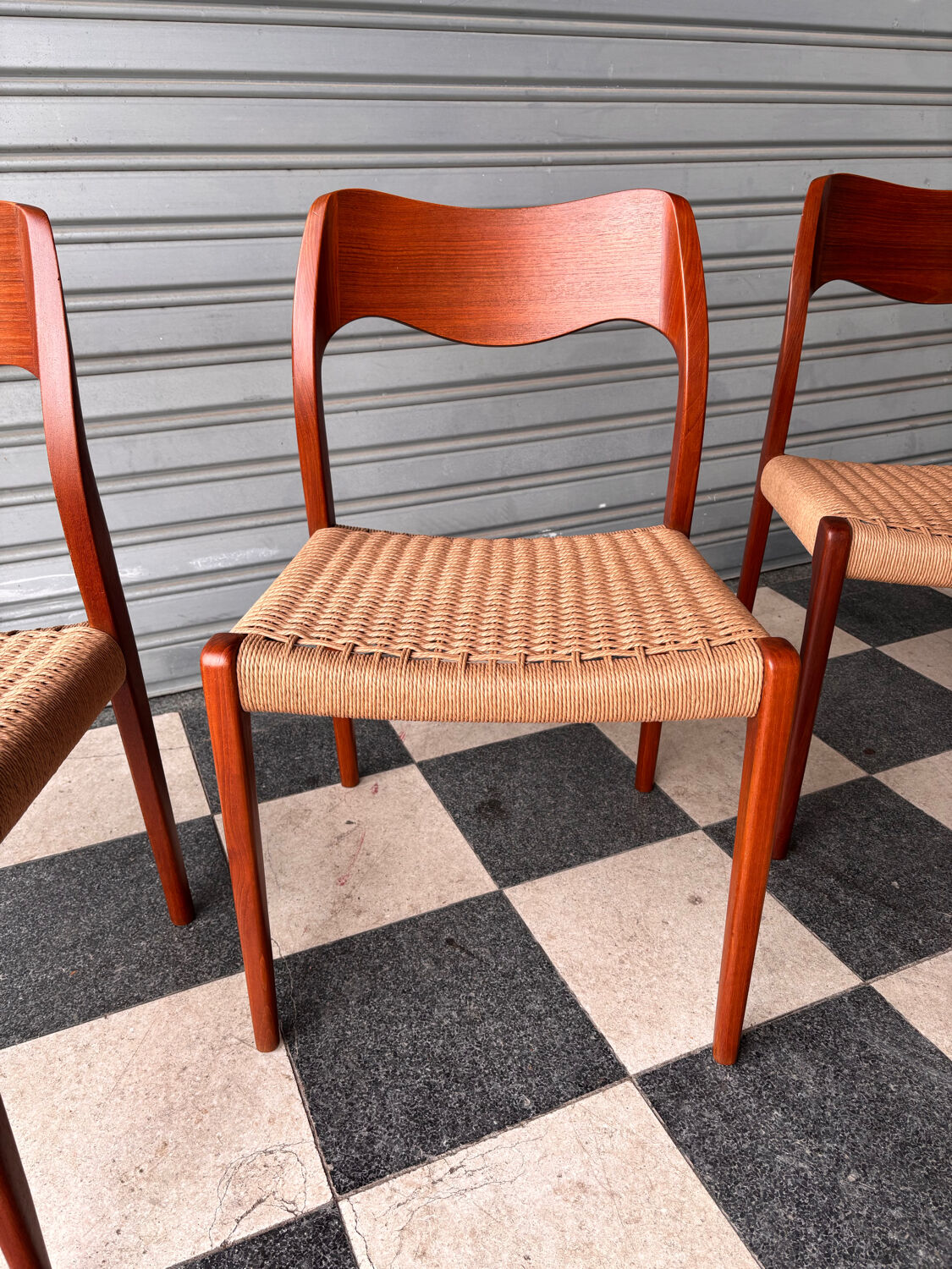 Set of 4 Møller 71 chairs