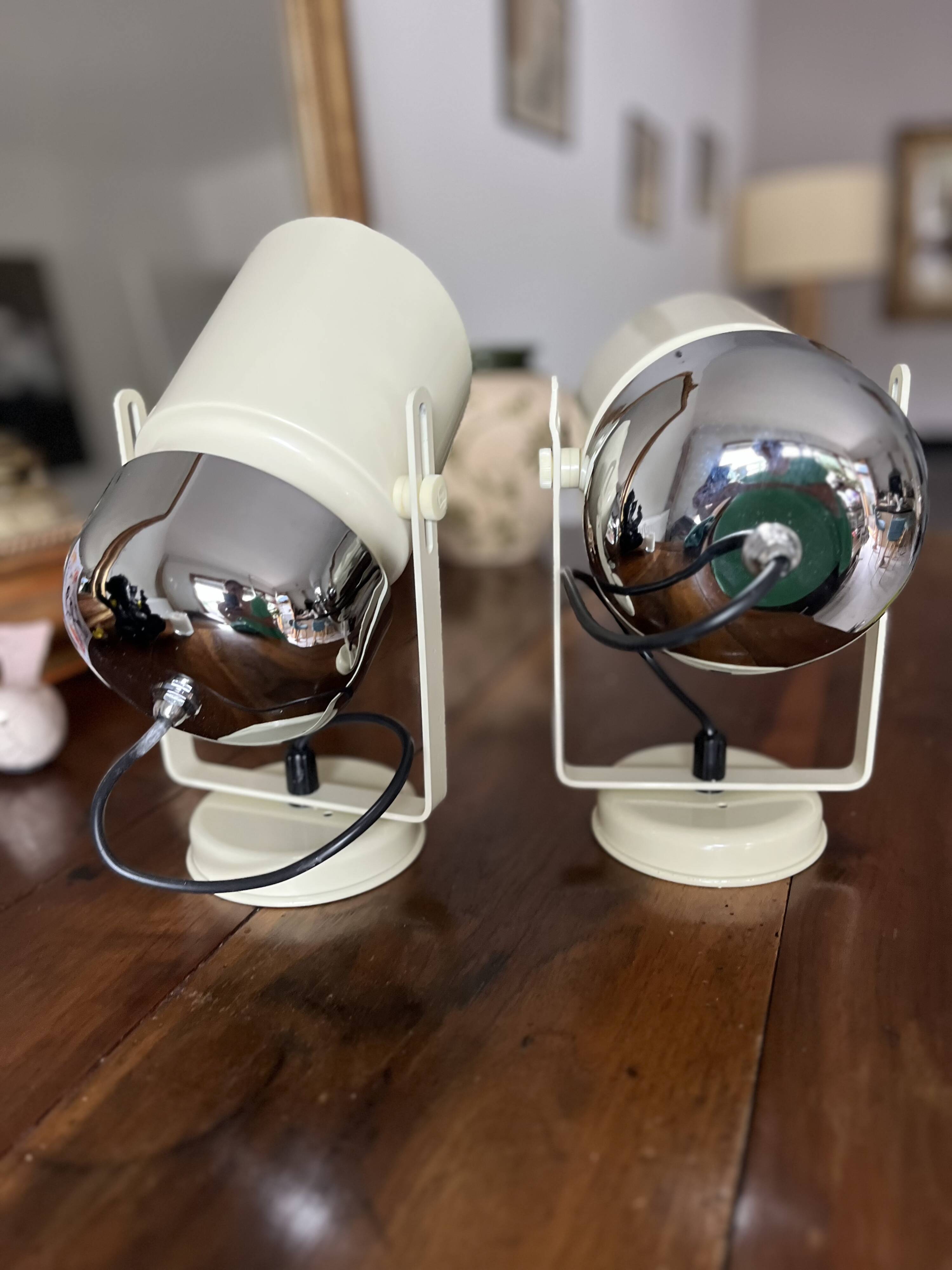 Pair of 2 new "Formas" lamps Vintage Space Age