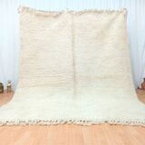 Handwoven white wool rug, traditional style, size 150 x 250 cm