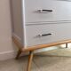 Commode vintage pieds compas grise