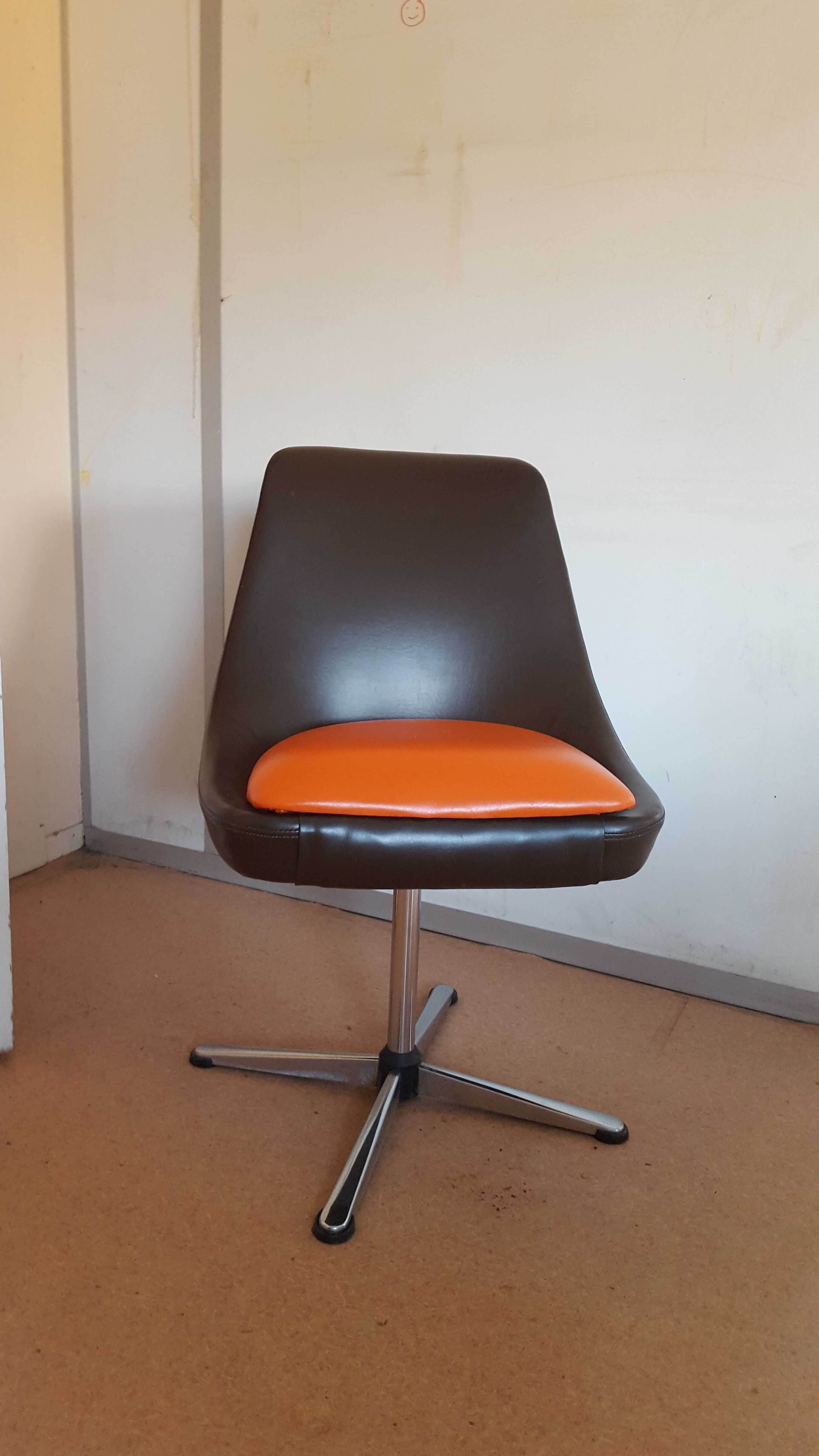 Armchair year 60