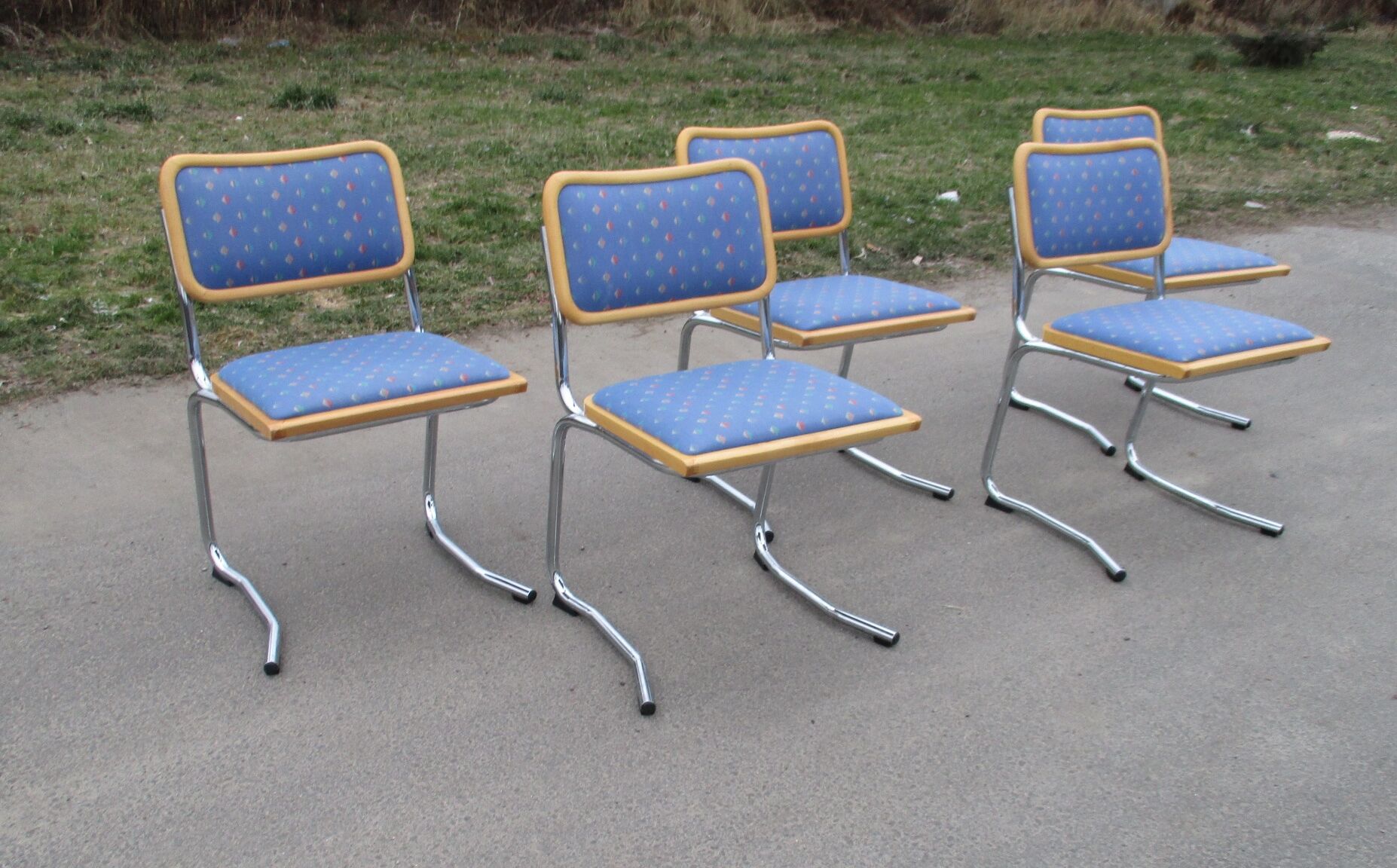 Ensemble de cinq chaises, Italie, années 1970