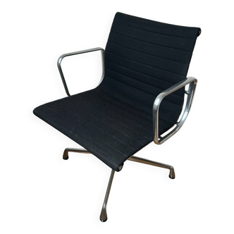 Vitra Conference EA108, polished black