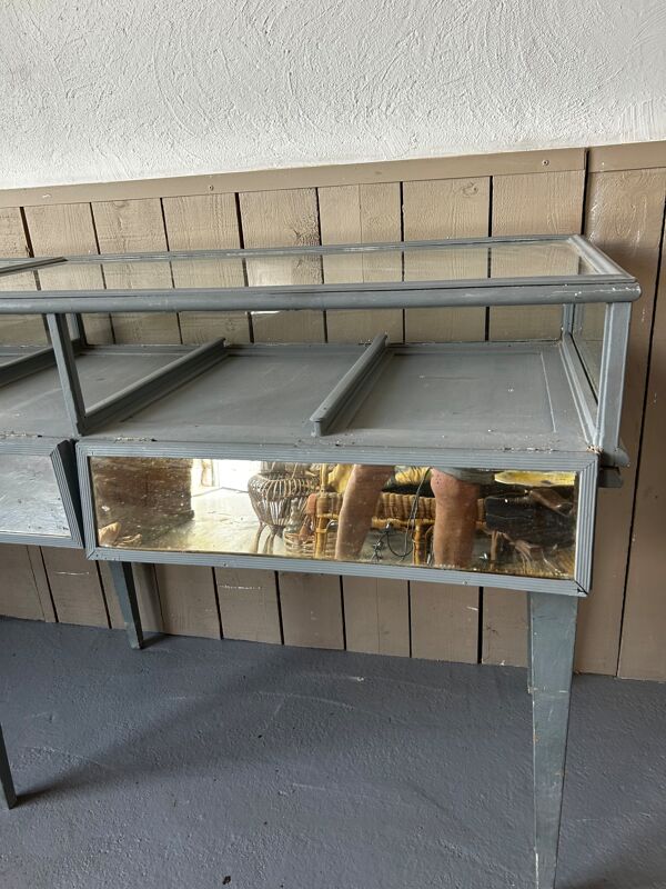 Ancien meuble de présentation de grand magasin – vitrine de bijouterie