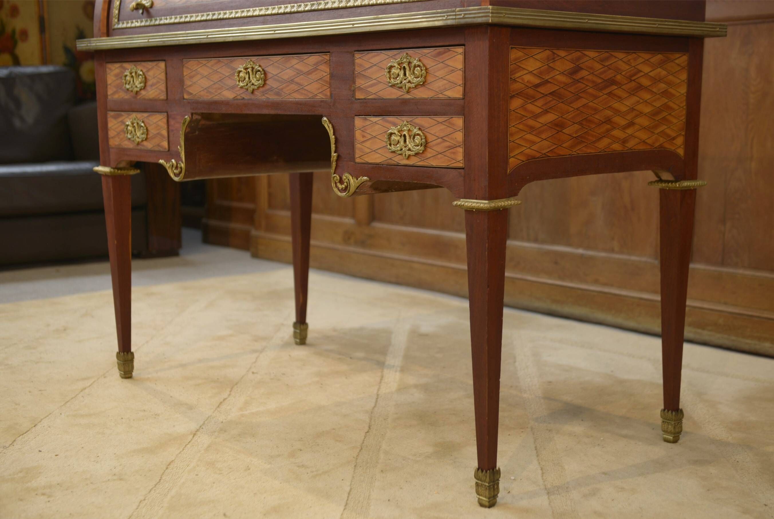 Louis XVI style cylinder desk in marquetry from the Napoleonic III period.