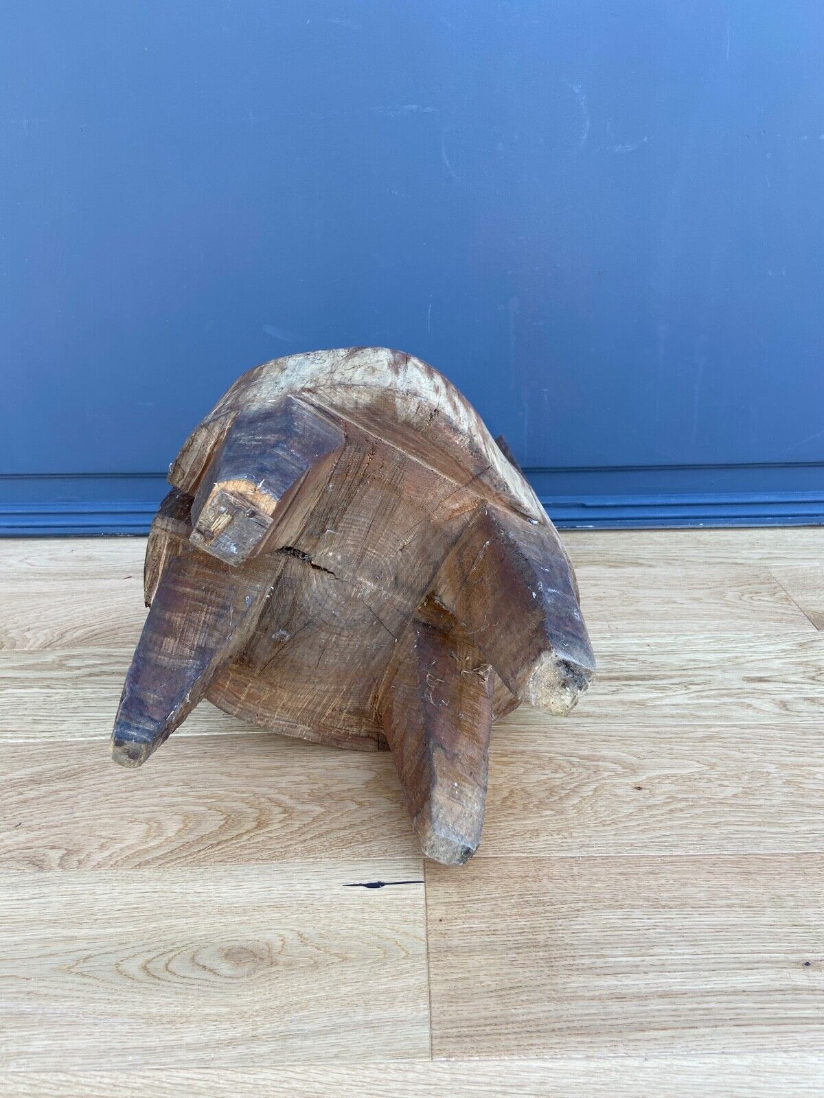 Brutalist africanizing wooden stool carved in the xxth mass
