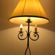 Lampadaire tripode en bronze style Louis XV