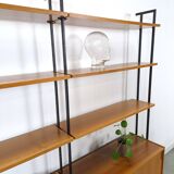 Modulair Omnia wandsysteem, Hilker, teak en zwart staal met legplanken