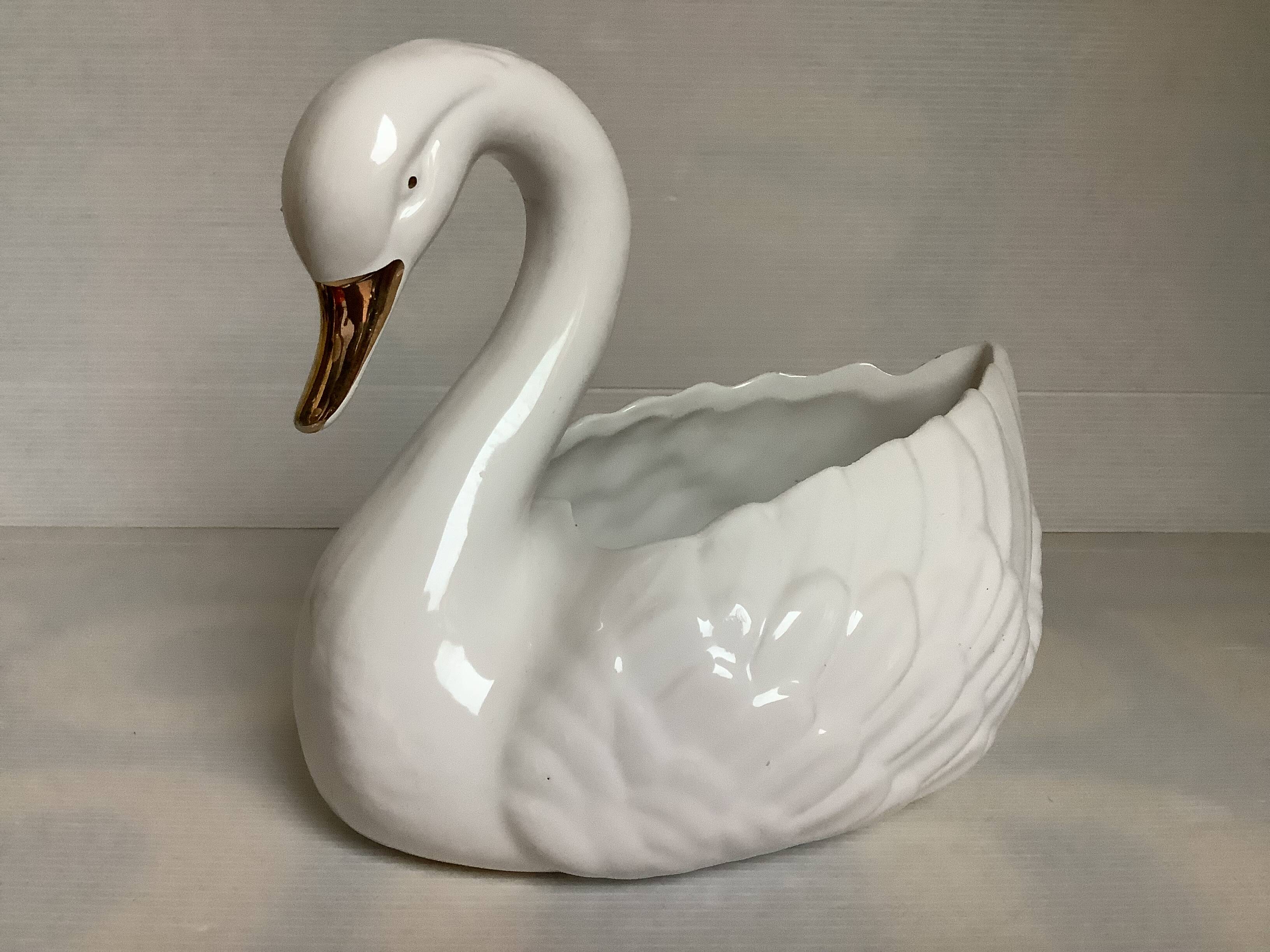 Swan flowerpot