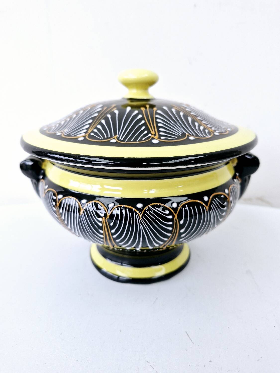 Large Breton Bowl HB Quimper Beaded Black And Yellow Earthenware Lid Handle
