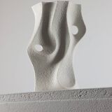 Vase en porcelaine biscuit vintage organique du milieu du siècle par Sgrafo Modern