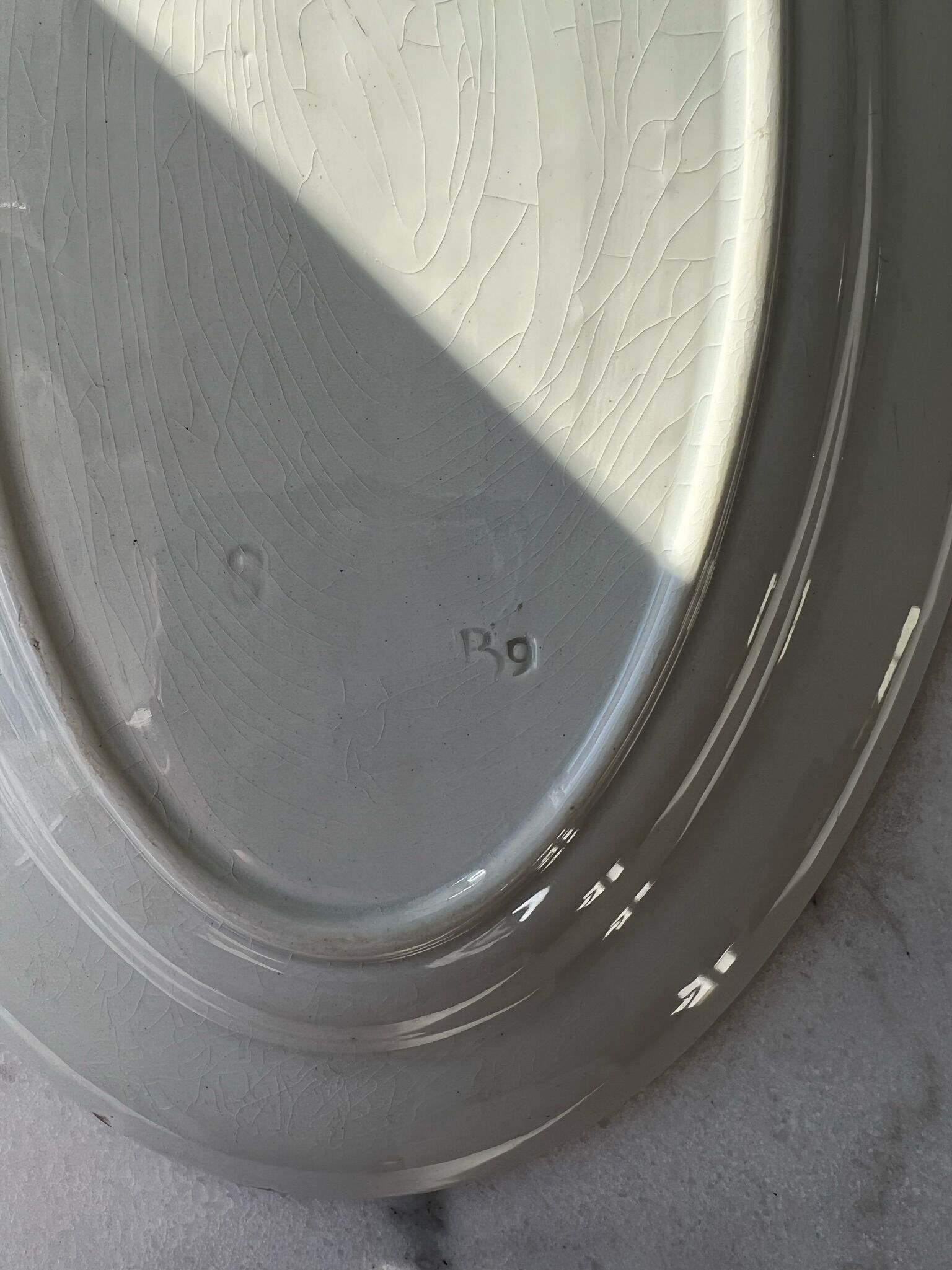 Oval dish with floral decoration