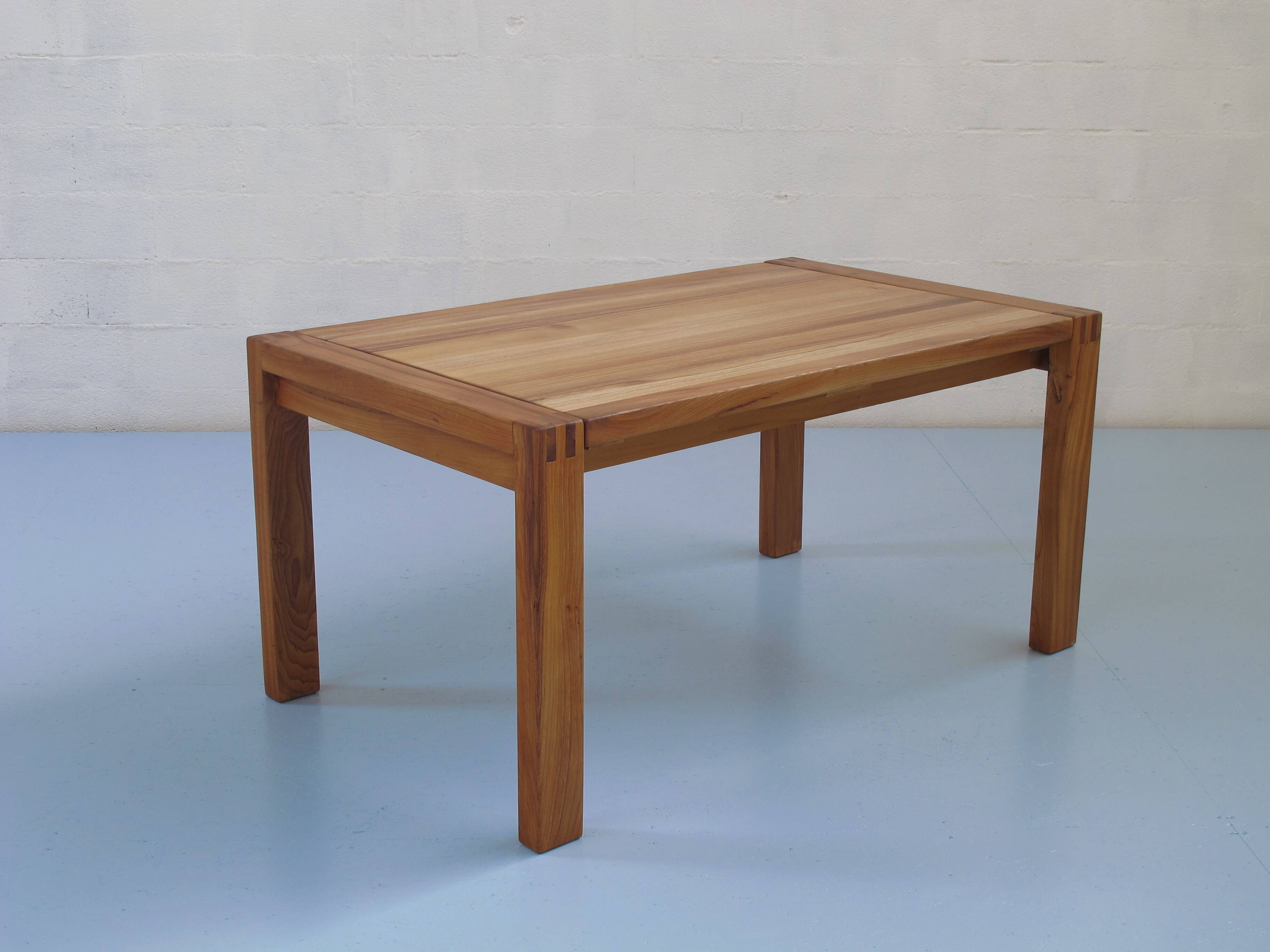Solid oak table model Vendée at Regain