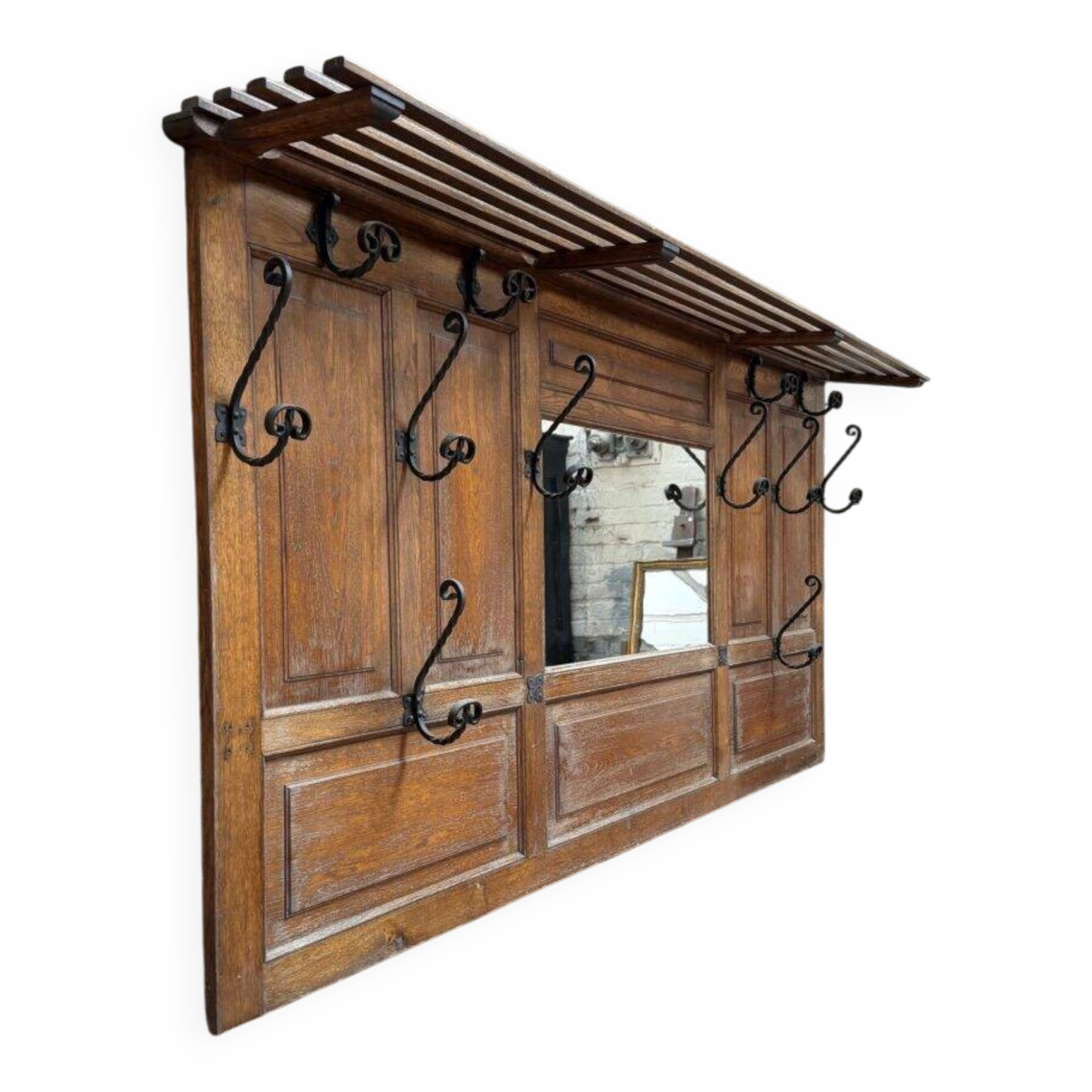 Large oak wall wardrobe from the early 20th century.