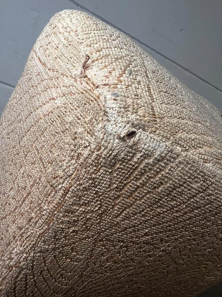 Vintage armchair/foot warmer with armrests: design project