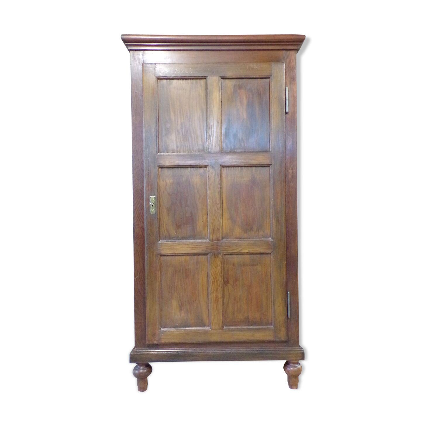 Armoire parisienne
