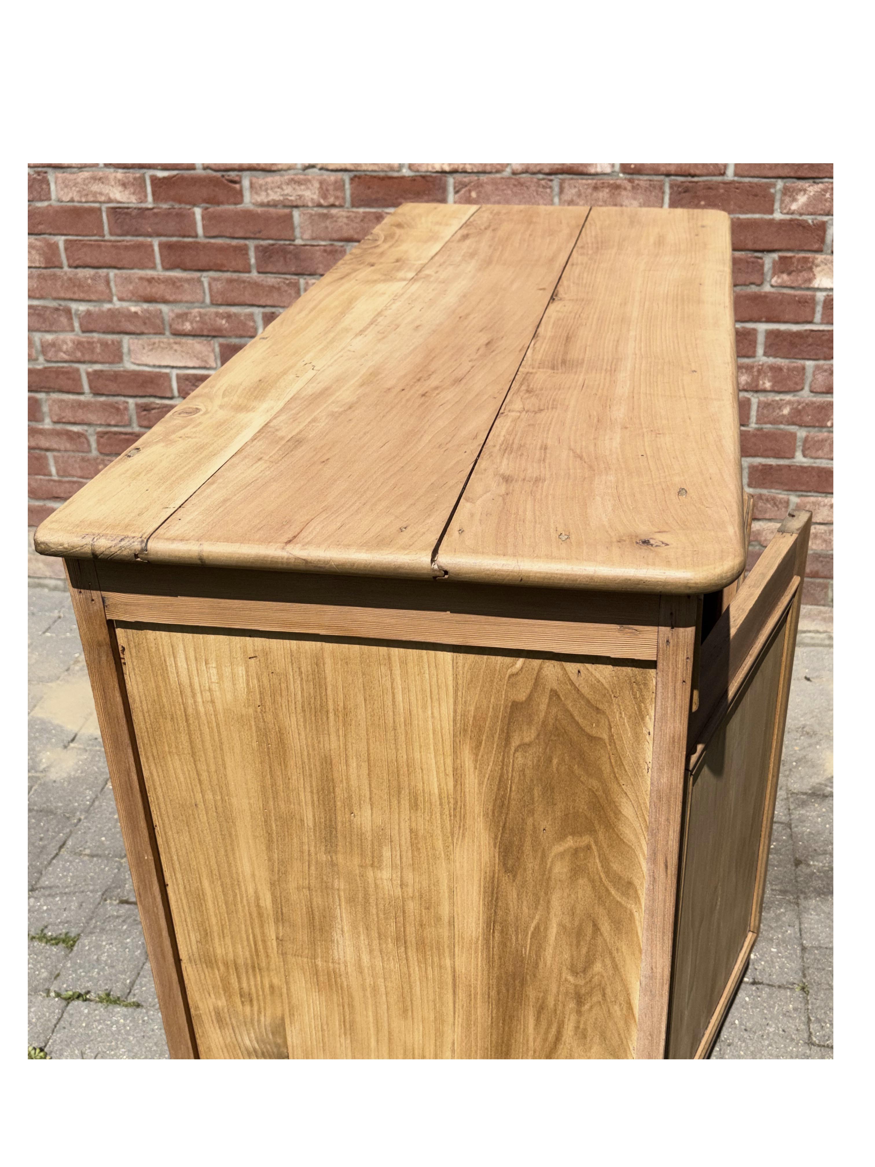 buffet parisien ancien en bois fruitier et pin