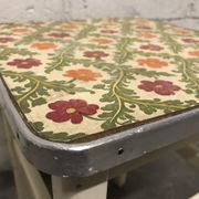 Tabouret en bois vintage