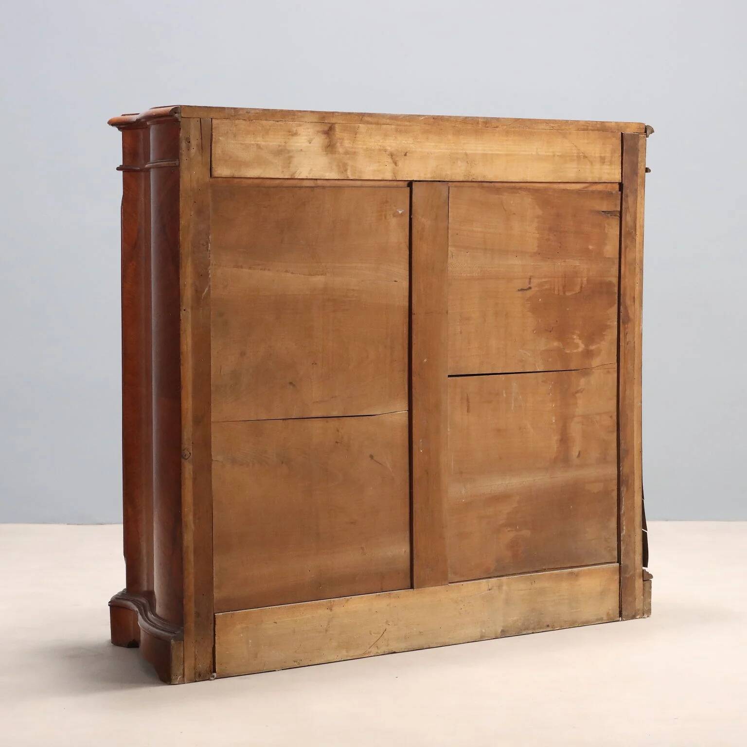 Antique Umbertine walnut buffet, Italy, 19th century