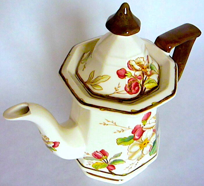Coffee maker in earthenware decorated with hawthorn flowers, from the house Villeroy--Boch, model "Portobello"